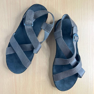 Chaco Women's Wayfarer Leather Sandal Tornado Brown Taupe Size 8